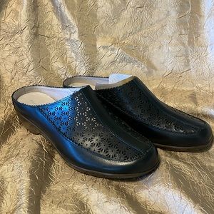 Easy Spirit Sedusk Black Mules Size 8